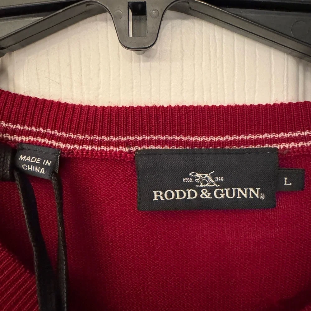 Rodd & Gunn Men’s Red 100% Extra Fine Merino Wool V-Neck Sweater Large